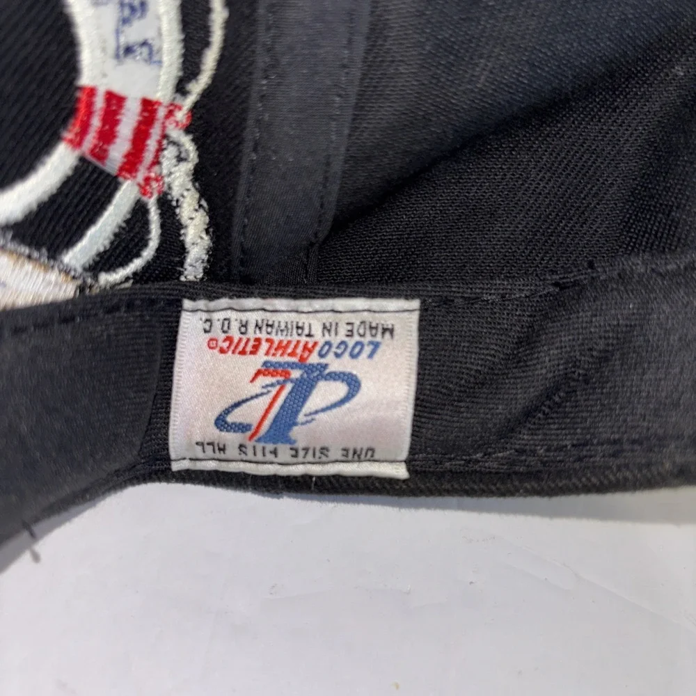 Denver Broncos Super Bowl XXXII Logo Athletic Snapback Locker Room Hat Damaged